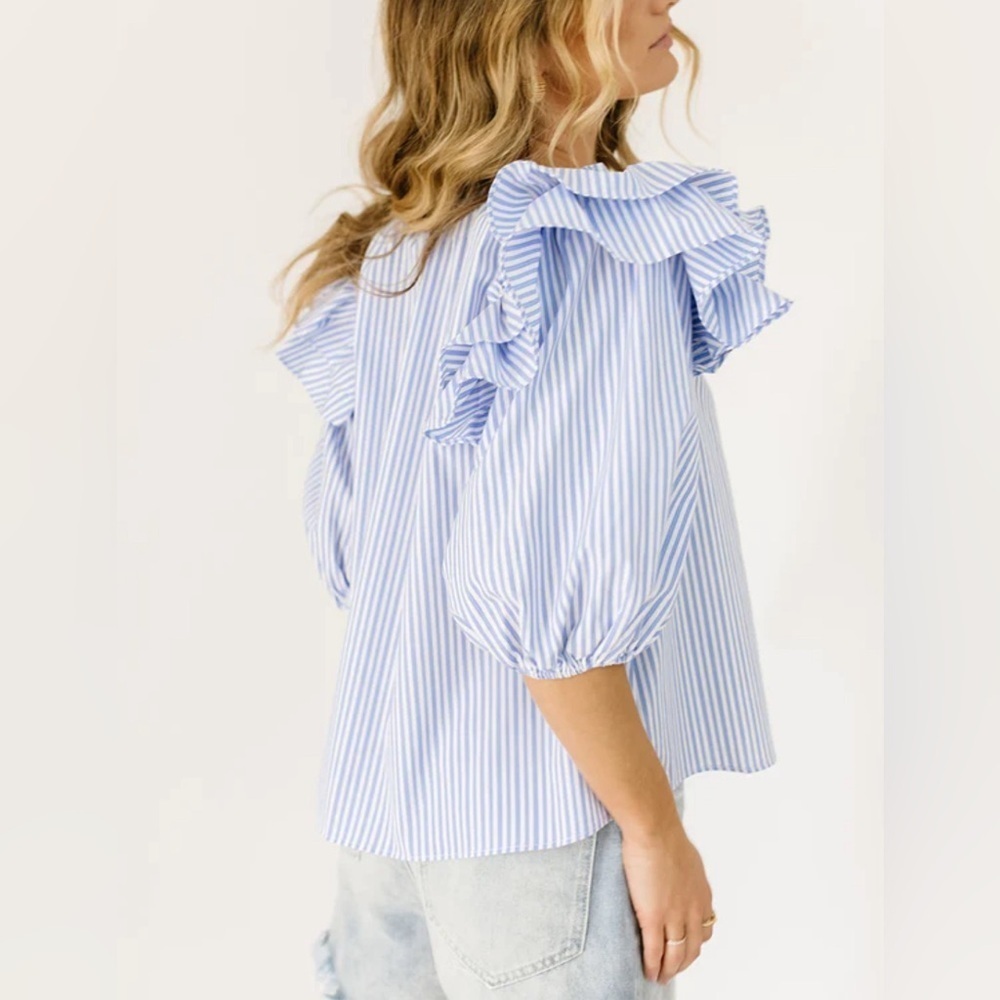 Women blouse apt.9 white blue striped blouse ruffled sleeve size XL